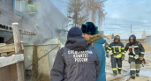 54 пожарных не смогли спасти двоих: деревянный дом на Халтурина сгорел за минуты