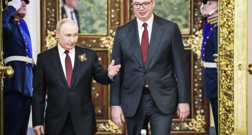 Эксперт обвинил президента Сербии во лжи из-за поставок оружия Украине