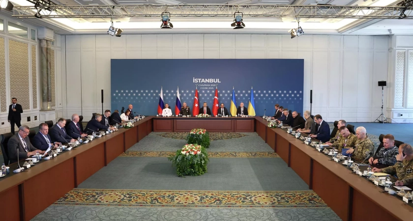 Турция заявила о готовности к третьему раунду переговоров России и Украины