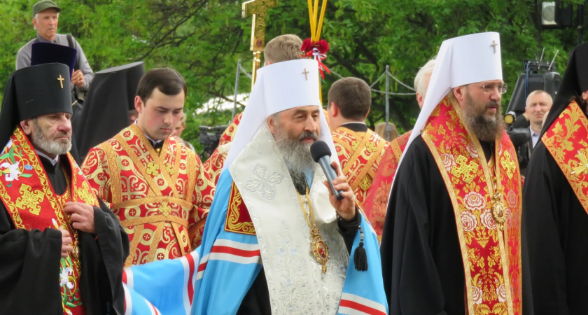 Зеленский лишил митрополита Онуфрия украинского гражданства из-за российского паспорта 2002 года