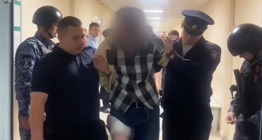 Пациент с ножом напал на замглавврача и секретаря больницы в Иркутске: обе в тяжёлом состоянии