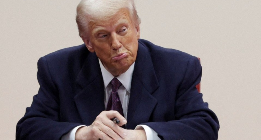 Трамп подписал "самый крупный в истории" бюджет США с ростом госдолга на 5 триллионов долларов