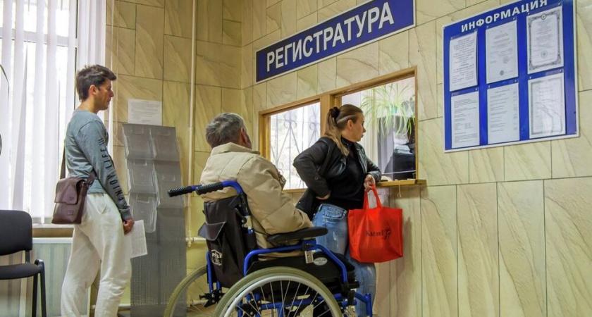 Срок прикрепления к поликлиникам сократят с года до трех месяцев