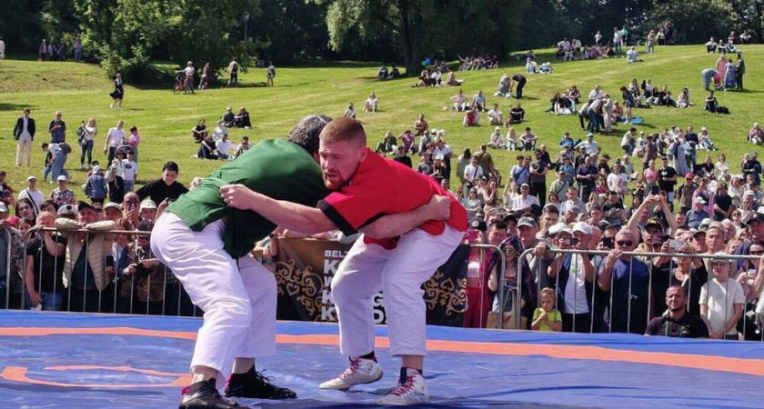 Чемпионы московского Сабантуя отдали выигранные мотоциклы бойцам СВО: «Батырам от батыров»