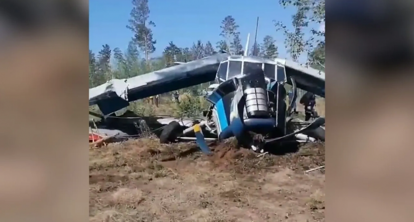 Ан-2 ДОСААФ экстренно сел через 16 минут после взлёта в Забайкалье — появились кадры