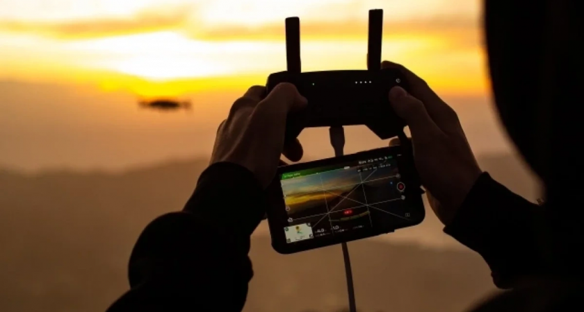 Разведчики «Севера» FPV-дроном уничтожили замаскированную гаубицу Д-30 ВСУ в лесополосе Сумской области