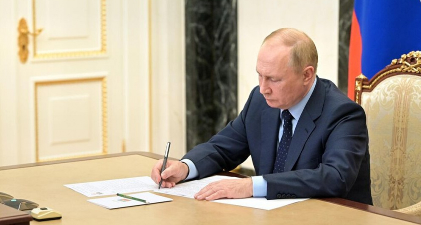 Путин подписал закон о двух типах лесных дорог — вступит в силу с 2026 года