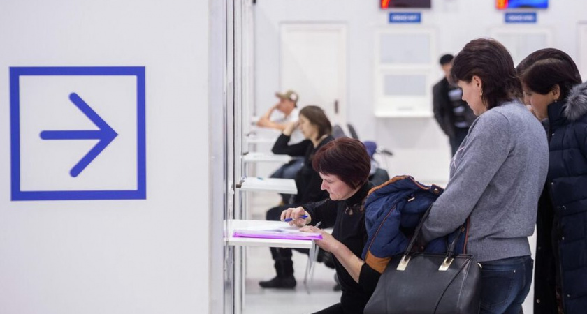 В России с 2026 года введут электронные ID-карты для всех мигрантов