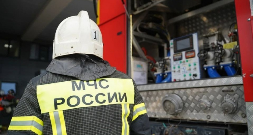 Сальдо: под завалами пятиэтажки в Алешках после удара двумя авиабомбами ВСУ десятки людей