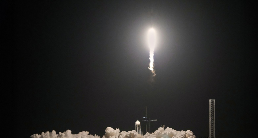 SpaceX запустила израильский спутник Dror-1 с технологией "смартфона в космосе"