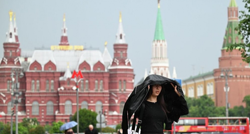 Москвичей предупредили о граде и шквалах до 23 м/с во вторник