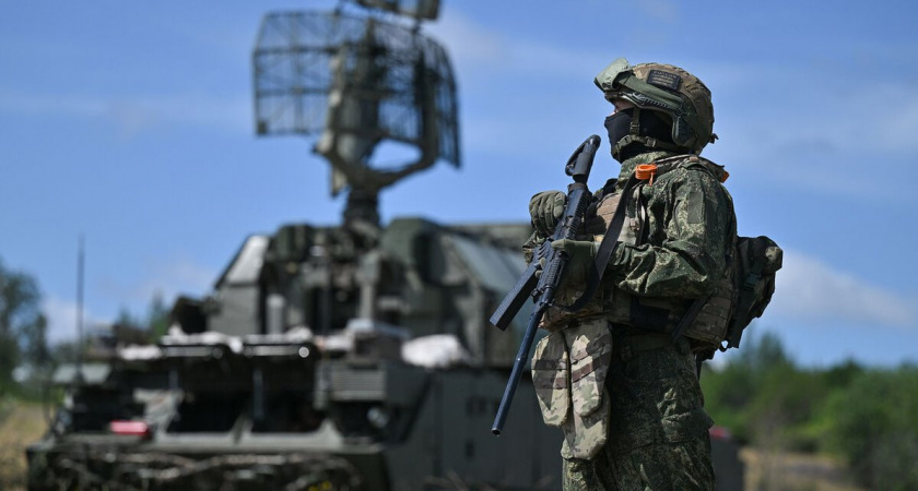 ПВО сбила 74 украинских дрона: пострадал Зеленоград, горел вокзал, отменены сотни рейсов