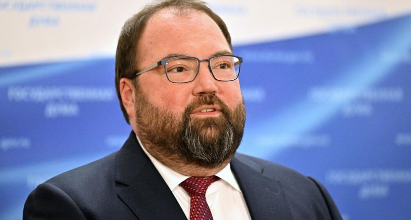 Володин предложил пригласить Шадаева во вторник для объяснения штрафов за поиск экстремистских материалов