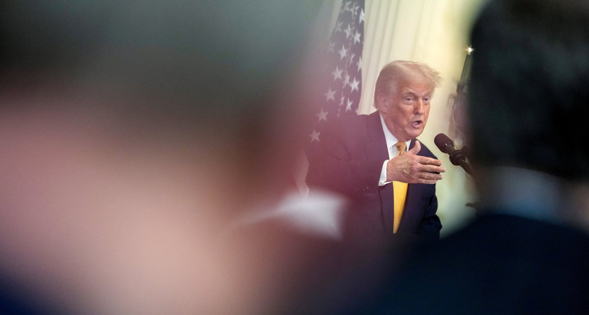 Звонок польского министра Трампу разблокировал замороженную помощь Украине за один день