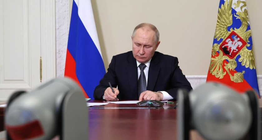 Путин обязал банки раскрывать данные о счетах клиентов следователям с 1 сентября 2025 года