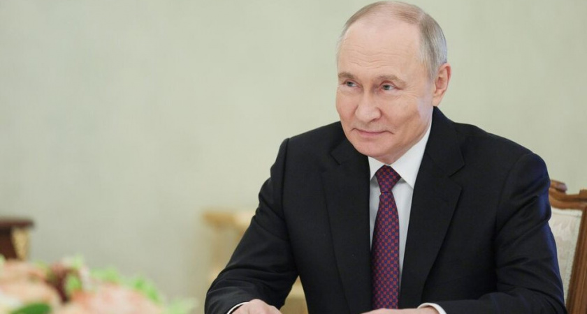 Путин наградил многодетные семьи из трех регионов орденом "Родительская слава"