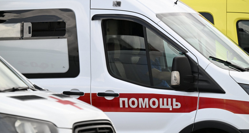 Мужчина с психическими расстройствами зарезал трех родственников на 9-м этаже и покончил с собой