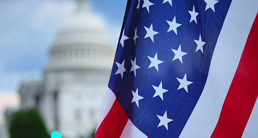 Сенаторы США готовят санкции против китайских банков за неделю до ультиматума Трампа