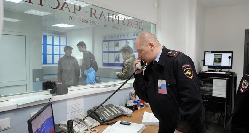 Приезжие из Нижнего Тагила сняли селфи под музыку на фоне пожара от украинского дрона