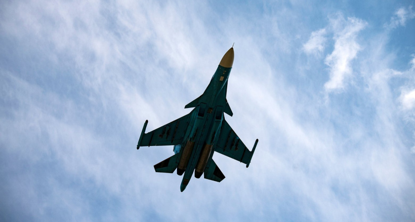 Экипаж Су-34 ночным ударом с УМПК уничтожил базу ВСУ в зоне СВО