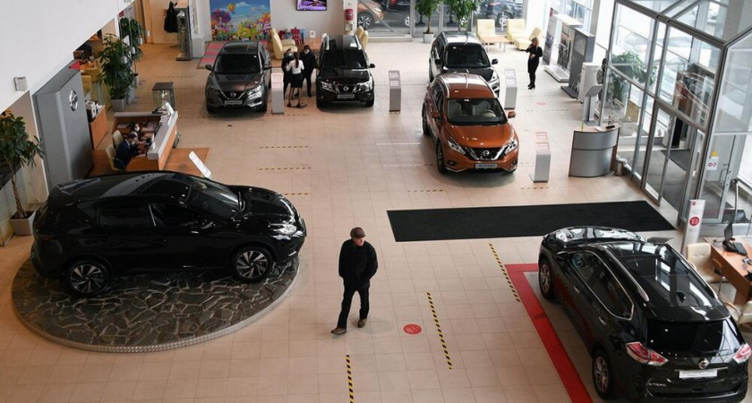 Продажи новых авто в России восстановились: спад сократился с 27% до 11% за месяц