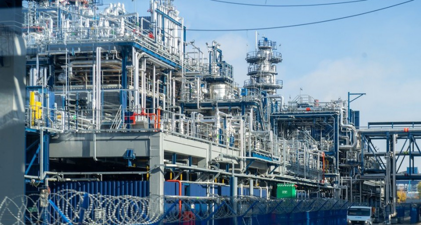 Румыния объявила ЧС из-за 92 тысяч тонн отравленной азербайджанской нефти