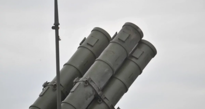 ПВО отбила атаку дронов в Ростовской области: загорелась цистерна с бензином