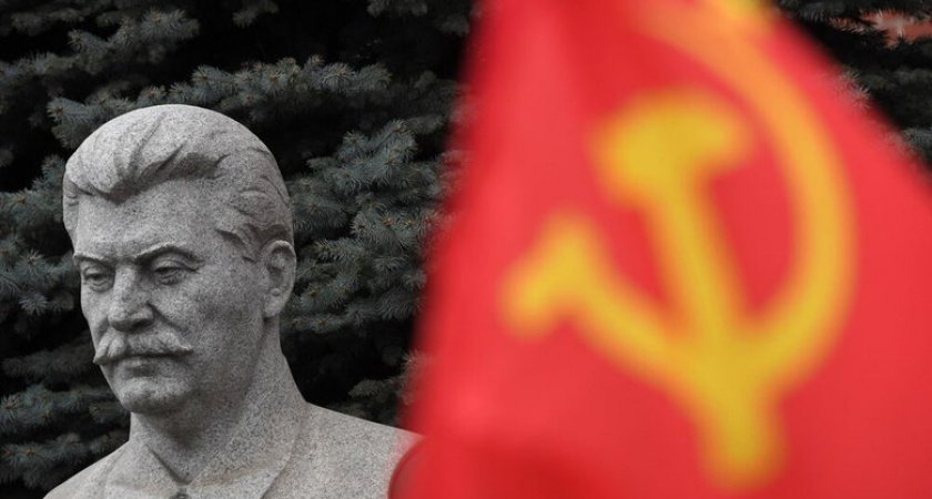 Правнук Сталина отказался от эксгумации прадеда из Кремля на родовое кладбище
