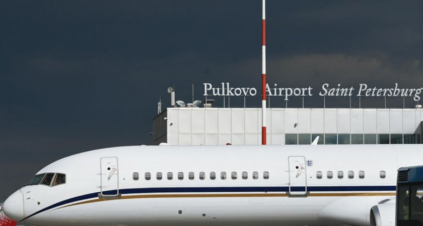 Два самолета из Петербурга экстренно развернули в небе из-за грозового фронта