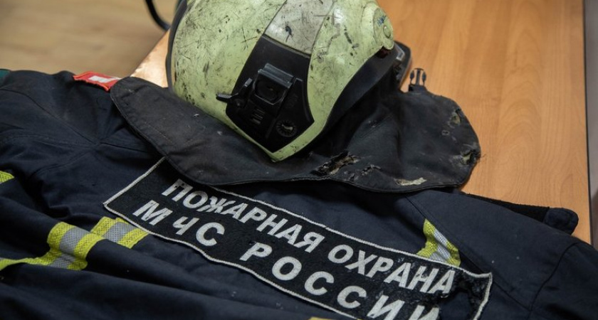 Украинские дроны атаковали НПЗ в Славянске-на-Кубани: загорелась "Газель", обломки упали в виноградники