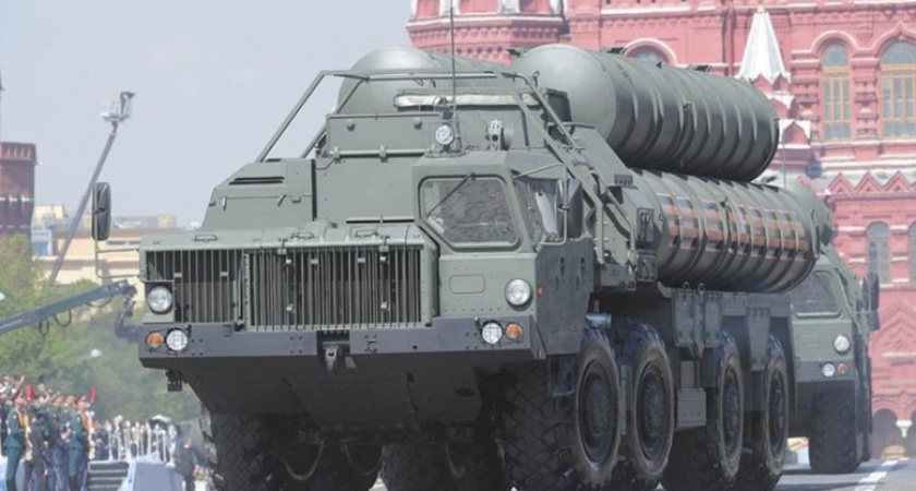 "С-400 заблокировал планирующие бомбы Пакистана": командующий ВВС Индии раскрыл детали противостояния