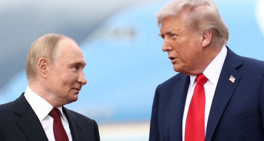 Трамп аплодировал Путину на взлетке и поднял ладонь вверх: профайлер расшифровал жесты доминирования на переговорах