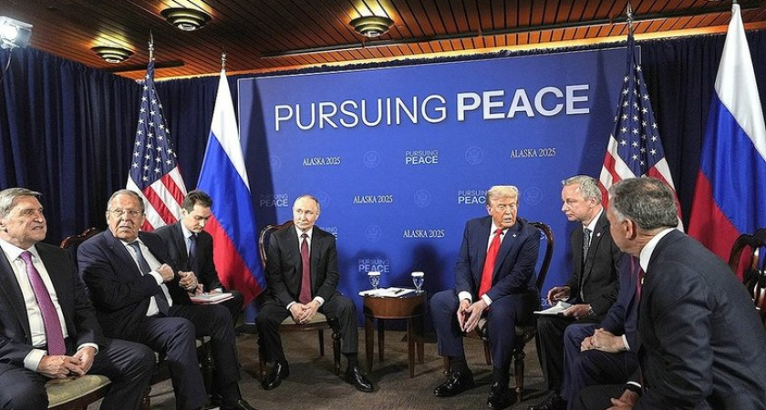 "Путин назвал выборы-2020 сфальсифицированными": Трамп раскрыл детали 5-часовой встречи на Аляске