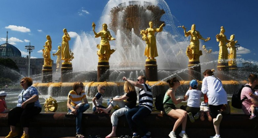 Лето "громко хлопнет дверью": в Москве ожидается потепление до +30 градусов в конце августа