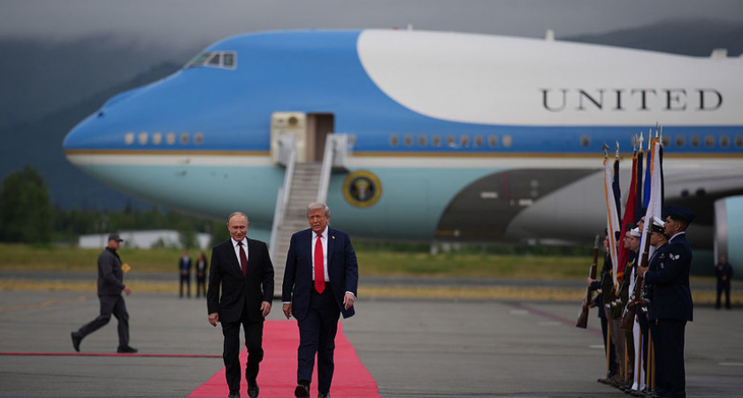 Охранника вынесли в обморочном состоянии: напряжение встречи Путина и Трампа оказалось невыносимым
