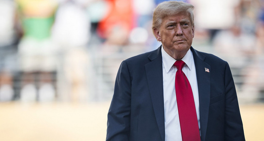 Рейтинг Трампа подскочил до 54% после переговоров с Путиным — рост на 4% за месяц