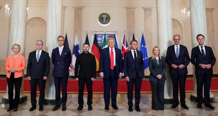 "Рука в кармане": Макрон нарушил протокол на фото с Трампом и Зеленским в Белом доме