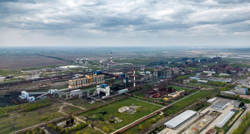 НЛМК потерял ₽23,3 млрд прибыли: металлургический гигант рухнул на 45% за полгода