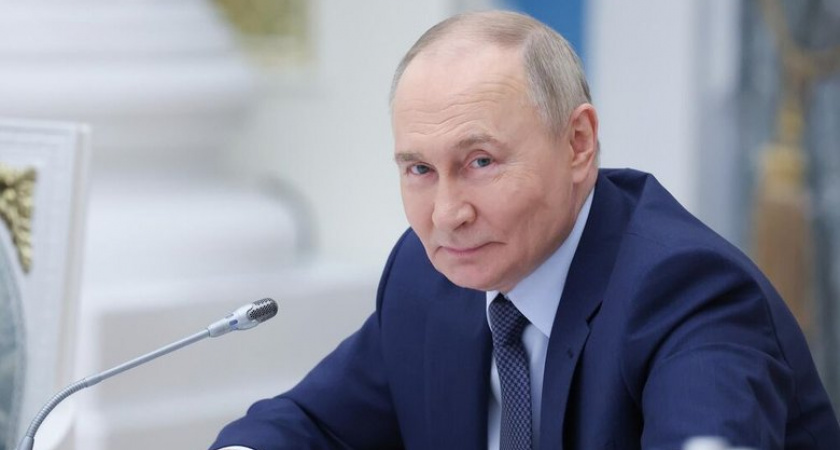 Путин присвоил звание "Мать-героиня" двум женщинам и наградил 20 многодетных семей