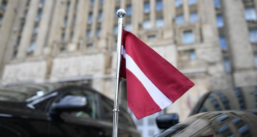 Россия перевела Латвии 13 млн евро на пенсии, но деньги заблокировали из-за санкций