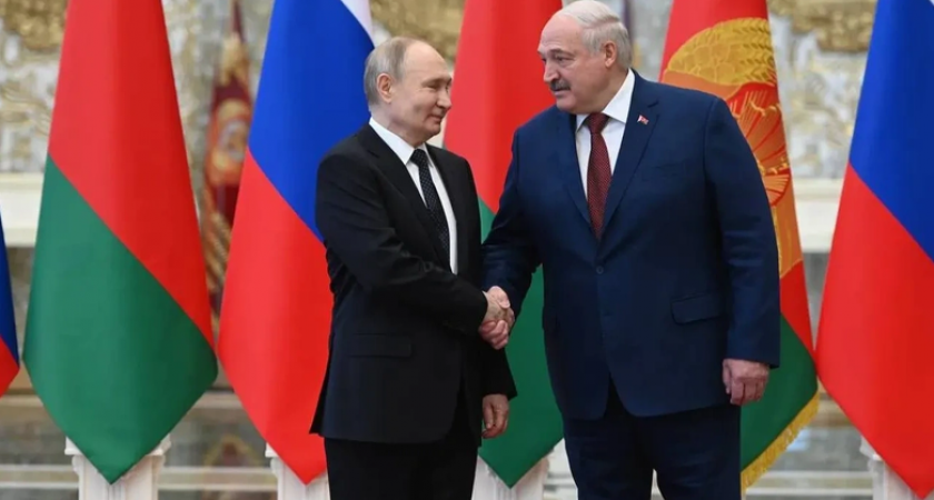 Путин поздравил Лукашенко с днём рождения, подчеркнув "товарищеские отношения" и укрепление Союзного государства