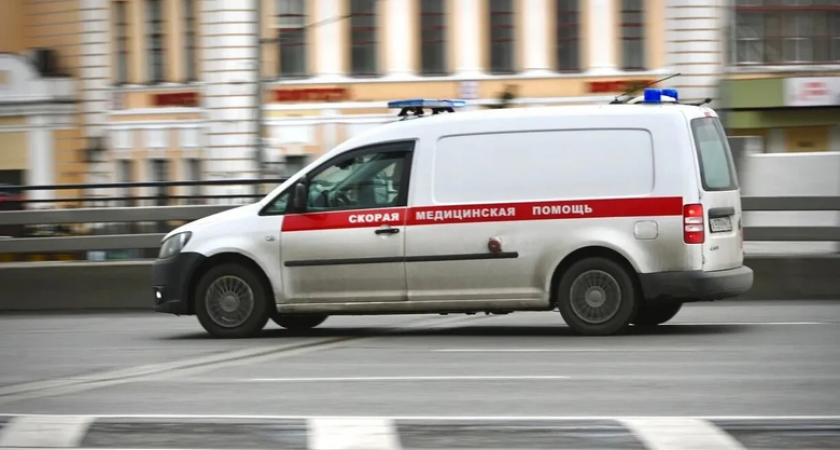Дроны ВСУ сбросили взрывчатку на жилой дом в Белгороде: трое пострадавших, семь машин повреждены