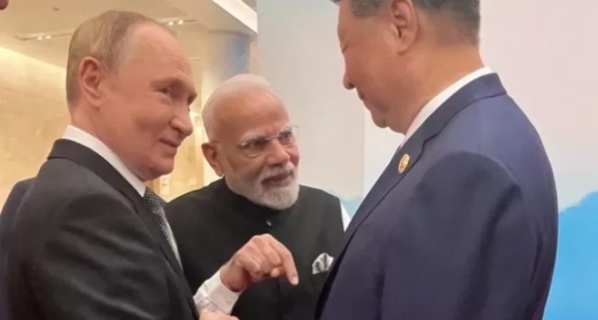 Путин, Си Цзиньпин и Моди взялись за руки на саммите ШОС, послав "мощный сигнал" Трампу