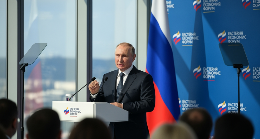 Захарова раскрыла, что Путин "вежливо" ответил на "избыточные запросы" Киева о встрече