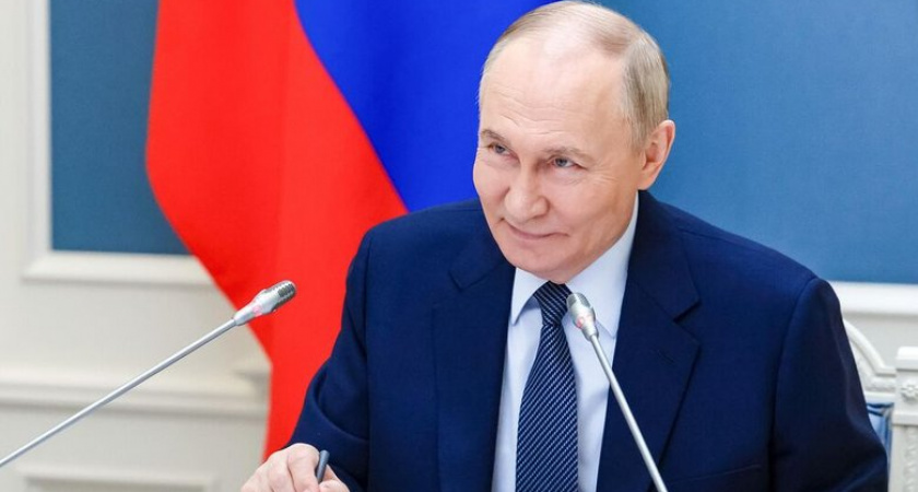 Путин присвоил звание "Мать-героиня" и наградил орденом "Родительская слава" семьи из 12 регионов