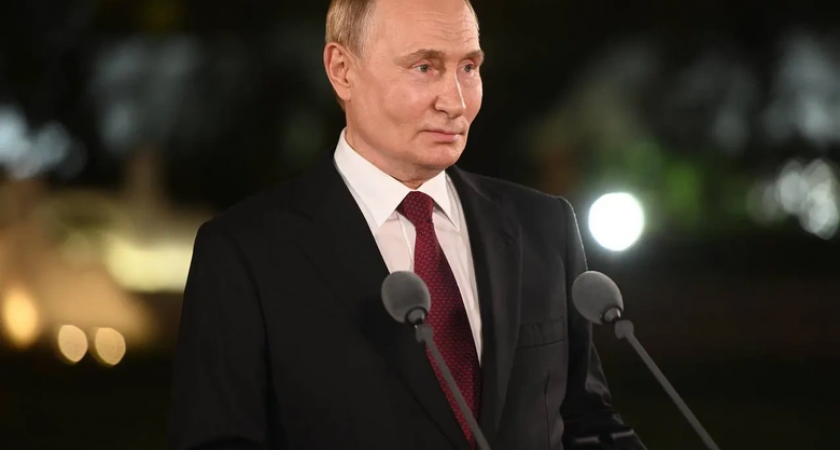 Песков раскрыл, почему Путин не может отметить день рождения с семьей