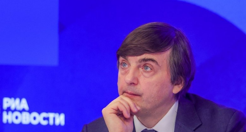 Кравцов не исключил повышение зарплат учителям по всей России: "Не должно быть перекосов"