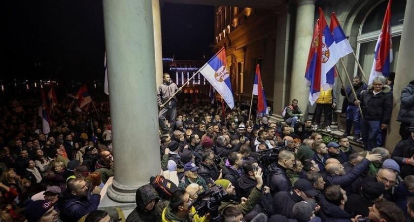 Посол Сербии: Белград изучает данные "лучших спецслужб мира" о подготовке европейского "майдана"