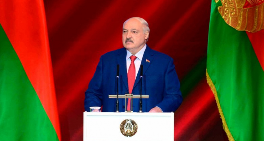 Лукашенко ищет преемника среди "крепких мужиков, понюхавших пороха" — сын не подходит