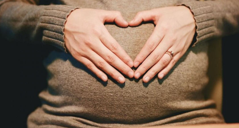 Почти 400 детей родились благодаря программе "Стану мамой" за год в Москве